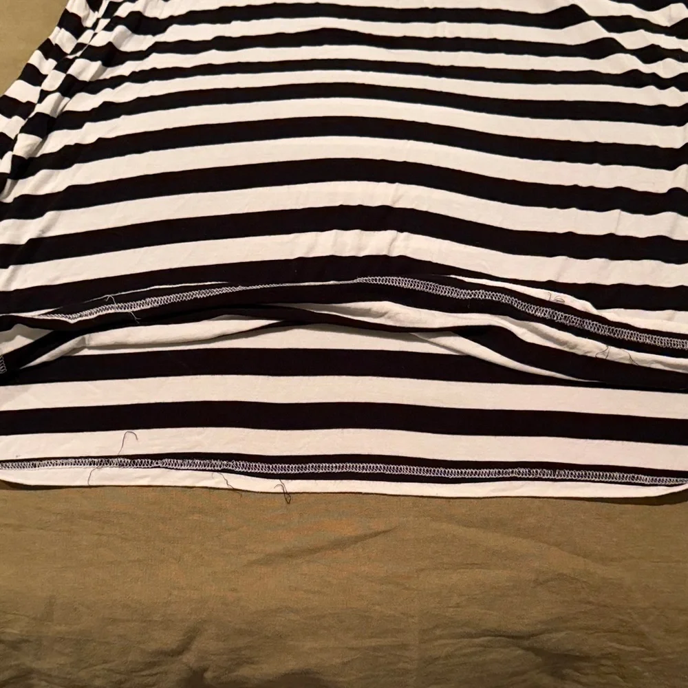 Black and White Striped 4-in-1 nursing cover